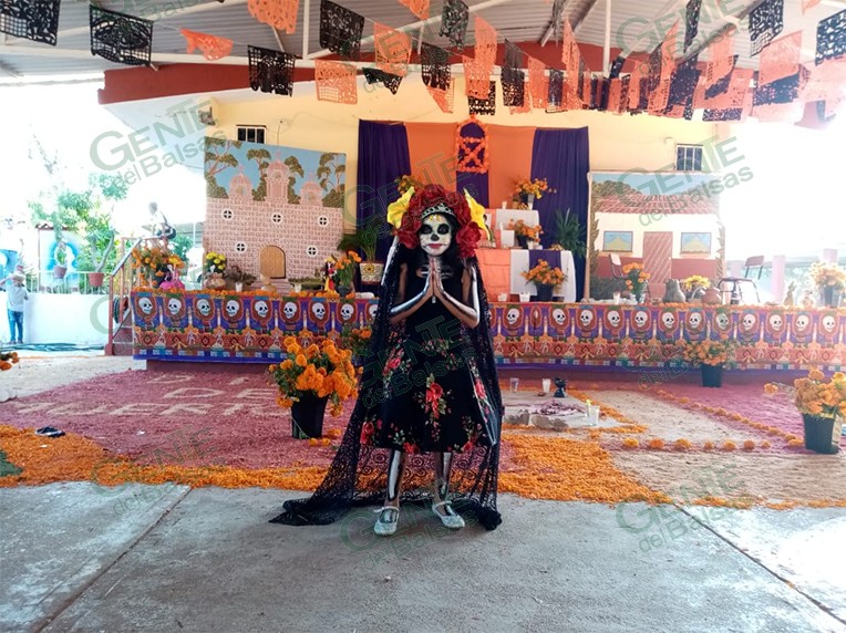 Celebran festival de Día de Muertos en la mayoría de las Celebran festival de Día de Muertos en la mayoría de las
