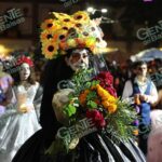 Tradición, color y miles de personas, en Desfile de Catrinas y Catrines 2025