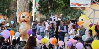 Agradece comunidad estudiantil a Alfonso Martínez por techumbre en escuela