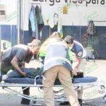 Le dan un tiro en la cabeza, se encuentra grave