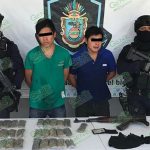 Caen 2 hombres con armas de uso exclusivo del Ejército en Zumpango
