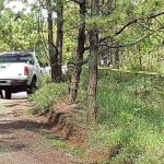 Abandonan en una camioneta los cadáveres de dos hombres