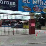 Lo acribillan dentro de un restaurante en la Acapulco-Zihuatanejo