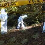 Hallan cadáver de mujer semienterrado en fosa clandestina de Acapulco
