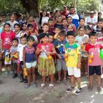 Regidor de la Peña Carmona continuó entregando juguetes en comunidades costeras de LC