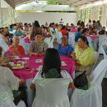 Laura Carmona Oceguera y el regidor Oscar de la Peña festejan a féminas de LC