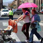 La exposición a los rayos solares puede causar cáncer de piel