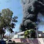 Personal militar activa Plan DN-III-E por incendio de fábrica de plástico
