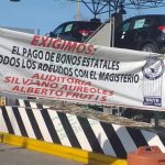 Maestros de la CNTE dan paso libre en todas las casetas de la autopista Siglo XXI