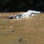 Mueren cinco personas al desplomarse una avioneta