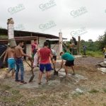 Entrega Itzé Camacho cemento y lámina a Telebachillerato de San Rafael