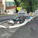 Lluvia atípica deja inundados canales y alcantarillas de basura