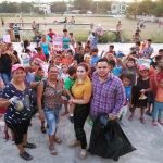 Oscar de la Peña recorre colonias de Lázaro Cárdenas para obsequiar mas juguetes