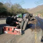 Un herido y cuantiosos daños materiales, deja choque de dos tráileres