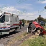 Choque entre coche y camioneta deja 3 muertos y tres heridos