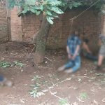 Cuelgan a tres mujeres y un hombre, y los dejan maniatados