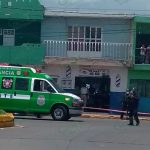 Ataque a balazos a una barbería deja a un hombre muerto y a otro herido