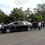 Dan sentido último adiós a ex alcalde asesinado en Apatzingán