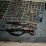 Soldados aseguran varias armas de fuego abandonadas