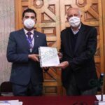 Presidente de la Mesa Directiva recibe en Congreso iniciativa ciudadana