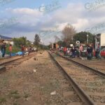 Se liberan vías del tren en Michoacán.
