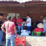 Feliciano Flores apoya a pescadores de la Presa de Infiernillo