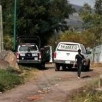 Tiran cadáver en un lote baldío de Apatzingán