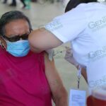 Reciben primera dosis contra COVID-19, 6 mil 605 adultos mayores en Michoacán
