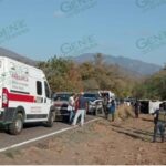 Choque volcadura en la carretera costera deja 5 lesionados