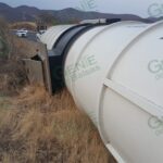 Vuelca en la Siglo XXI auto tanque cargado con gasolina