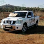 Abandonan camioneta con siglas del CJNG y con dos cadáveres en la batea