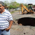 CAPALAC agiliza reparación del socavón de la avenida Melchor Ocampo