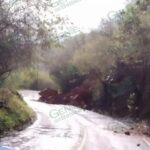 Alertan de derrumbes en carretera costera de Michoacán por TT Dolores