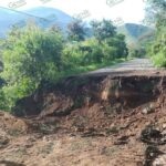 Cumple ocho días asedio a Coalcomán por civiles armados