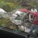 Choque entre un taxi y un vehículo particular, deja un muerto y tres heridos