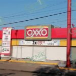 Atacan a balazos dos tiendas OXXO de Uruapan