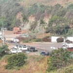 Bloquean carretera costera de Michoacán en Caleta de Campos