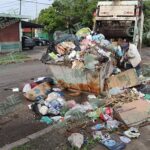Terminan en basureros clandestinos y quemas, 75 toneladas de basura cada día