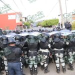 Fuerzas estatales y federales impiden de nuevo toma de vías por maestros