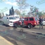 Choque entre dos camionetas, deja como saldo un muerto