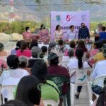 Reconocen a damas coahuayanenses en el Día de la Mujer