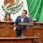 Necesario que desde la constitución se proteja el ejercicio del periodismo en Michoacán: Oscar Escobar