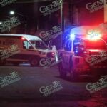 Abandonan cadáver envuelto en una lona