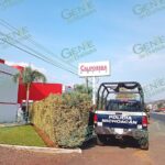 Ingresan a un motel y dan muerte a un joven