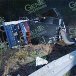 Vuelca camión cargado de aguacate en la sigo XXI