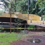Localizan sin vida a un hombre, debajo de un puente