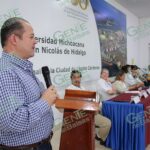 CON BRAVUCONADAS O PRESIONES, NO SE PUEDE OBLIGAR A AMPLIAR LA AUTOPISTA