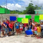 Paralizan Aquila tomas y bloqueos de paterfamilias que exigen maestros
