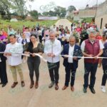 Entrega Bedolla maquinaria y obra pública en Tuxpan e Irimbo