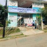 Secundaria de La Mira peregrina por terreno e instalaciones propias
